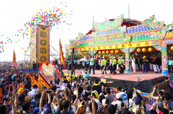 屏東東港「甲辰正科迎王平安祭典」盛大登場，萬人共襄盛舉迎接鄭府大千歲