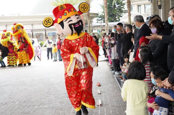 義大皇家酒店迎春大放送 「金蛇賀春福滿門」專案驚喜登場