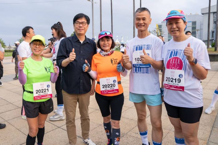 風格路跑高雄站鳴槍起跑 陳其邁祝跑出健康，享受高雄美景及人情味