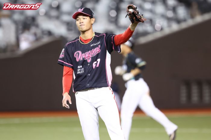 味全龍狂飆火力大勝台鋼雄鷹！曹祐齊奪勝投 勇奪MVP