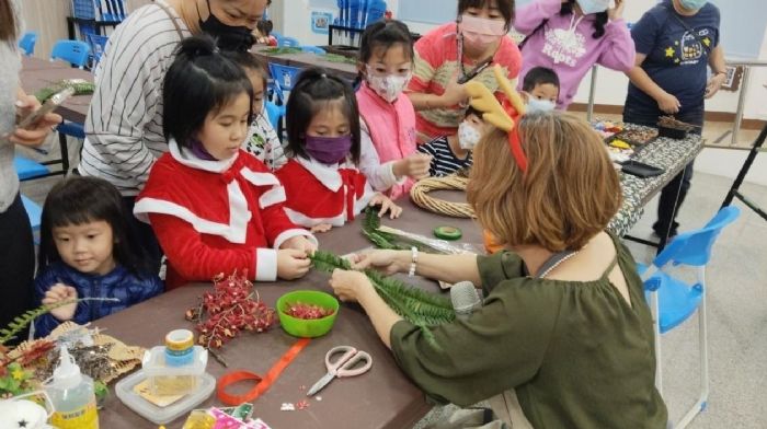 鹽埔社福館歡慶聖誕節，活動滿溢溫馨與歡樂