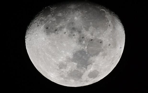 國際太空站週日傍晚凌月奇觀 將於台灣部分地區可見