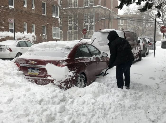 「雪荒」結束？紐約10個月來或將迎來首場降雪，市區備戰濕重雪潛在風險