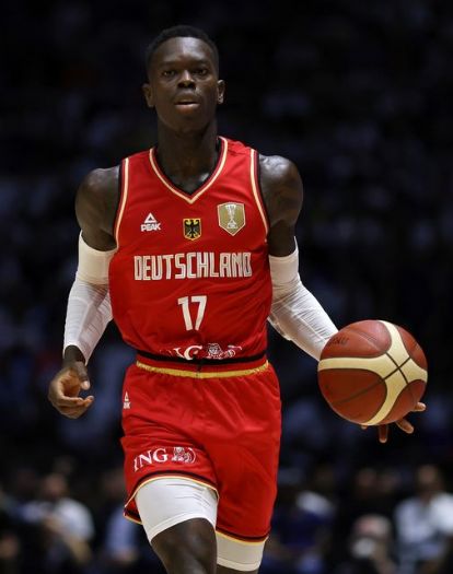 Dennis Schroder 擔任巴黎奧運開幕式德國代表團掌旗官