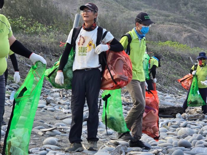 屏東縣環保局攜手民間團體守護地球