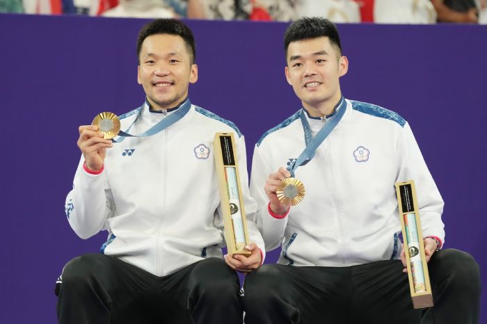 台灣羽球男雙奪金！李洋/王齊麟在巴黎奧運實現衛冕夢