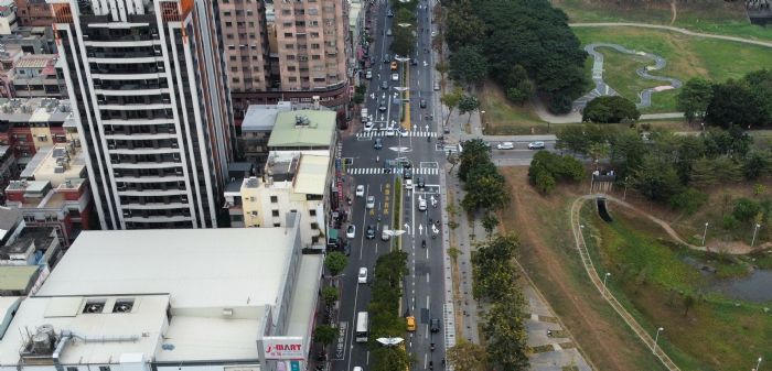 高雄市三民區交通新設施：左轉等候空間與保護號誌提升路口安全