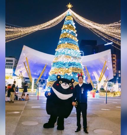 美呆了！高雄最高「星空之樹」在中央公園畫亮夜空