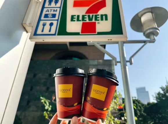 7-ELEVEN限時優惠 「GODIVA迦納熱巧克力」單杯特惠價  CITY系列飲品第二杯僅需10元！