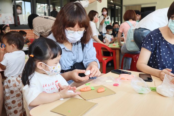 暑期大手牽小手，童在藝起玩 高市自強非營利幼兒園暑假親子活動趣