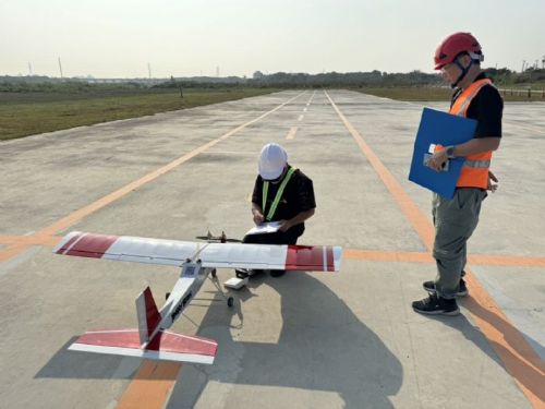 屏東無人機飛行場開考定翼機 南部飛友考照免奔波